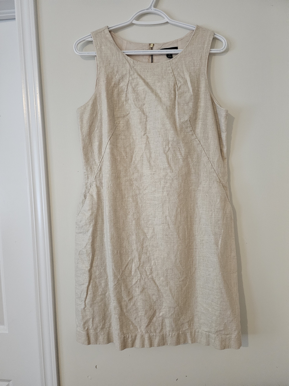 Willi Smith Sleeveless Linen-Blend Shift Dress in Beige